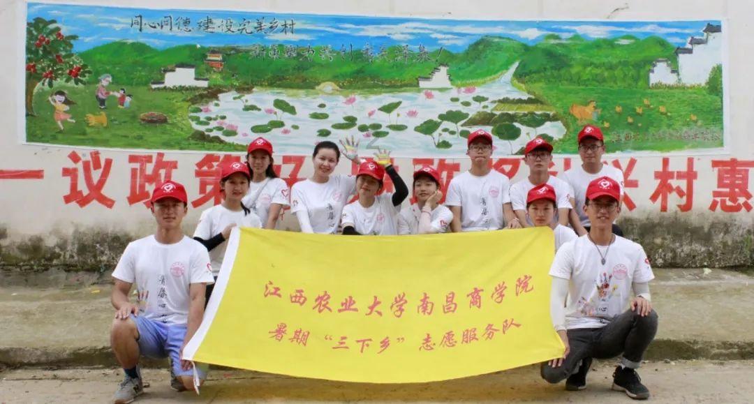 红炉煮茶，流年轻沸，不应辜负腊梅前